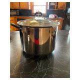 Tramontina stainless pot with lid