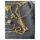 Assortment of ladies necklaces