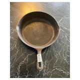 Cast iron skillet