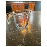 Anchor Hocking 2cup glass measure - red