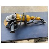 Dewalt DWE4517- 7ï¿½ angle grinder