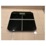 Electronic bathroom scale