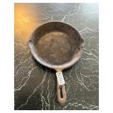 Cast iron skillet