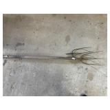 3 tine pitchforks