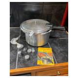 Mirro Matic pressure cooker and toppers