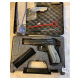CZ 75 B - 9mm Luger with clip