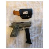 Sig Sauer P229 elite- 9mm auto with clip