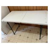 4 ft lifetime folding table