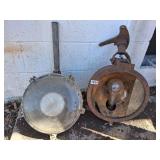 2 heavy flood lights