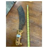 Hand machete - grooved handle