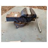 Central Forge table vise