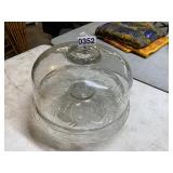 Glass cake plate with lid