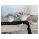 Four blue cups and matching small picture