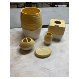 DKNY yellow/white bathroom set