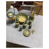 Green/yellow kitchen items