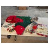 Christmas placemats, napkins & rings - all