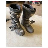 Fox motocross racing boots. 6Y