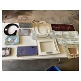 Picture and decor lot plus tote