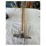 Pick axe working tool