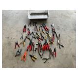Lot assorted pliers