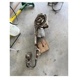 Electric pipe threader