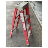 Rigid 4 ft ladder