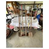 Shovels and garden hoes tool lot