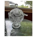 Beautiful round crystal candy dish