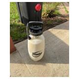 Weed sprayer