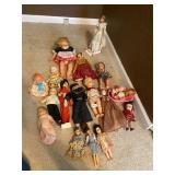 Mixed a lot of smaller vintage dolls
