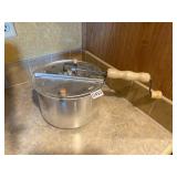 Whirley pop popcorn maker