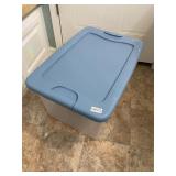 64qt storage tote, blue lid