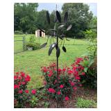 Metal pinwheel decor
