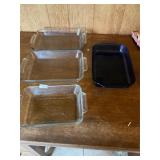 4 glass Pyrex baking dishes