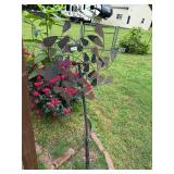 Metal pinwheel decor