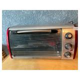 Emerson red and stainless toaster oven