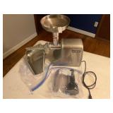 Waring electric juicer/ tomato press
