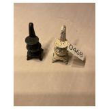 Vintage pot belly stove salt/ pepper shakers