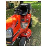 Kubota T1670 riding mower w/bagger