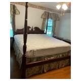 King size 4 poster bed/mattress set ï¿½ clean