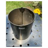 Stainless pot with handle