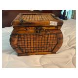 Small wooden Box