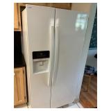 Whirlpool side by side refrigerator w/ice /water
