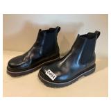 Birkenstock size 8 black boots