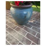 Large ceramic planters pot w/ flowers