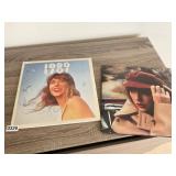 2- Taylor Swift albums records vinyls