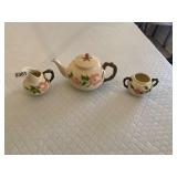 England F - creamer, sugar, teapot dessert rose ?