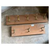 2 set of wall hooks