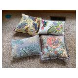 4 decorator pillows