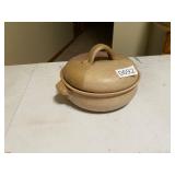 Pottery stoneware oven dish with lid